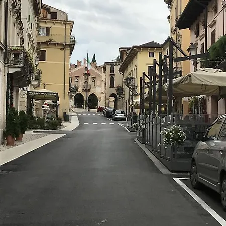 Porta Aquila 33 Pensjonat *