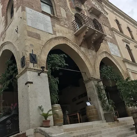 Porta Aquila 33 Pensjonat *