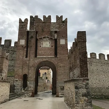 Porta Aquila 33 Pensjonat Soave (Verona)